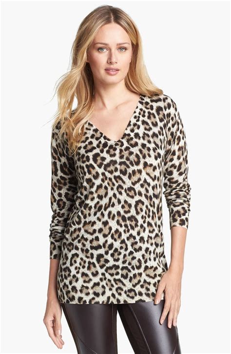 Michael Kors Womens Leopard Print V Neck Pullover Sweater